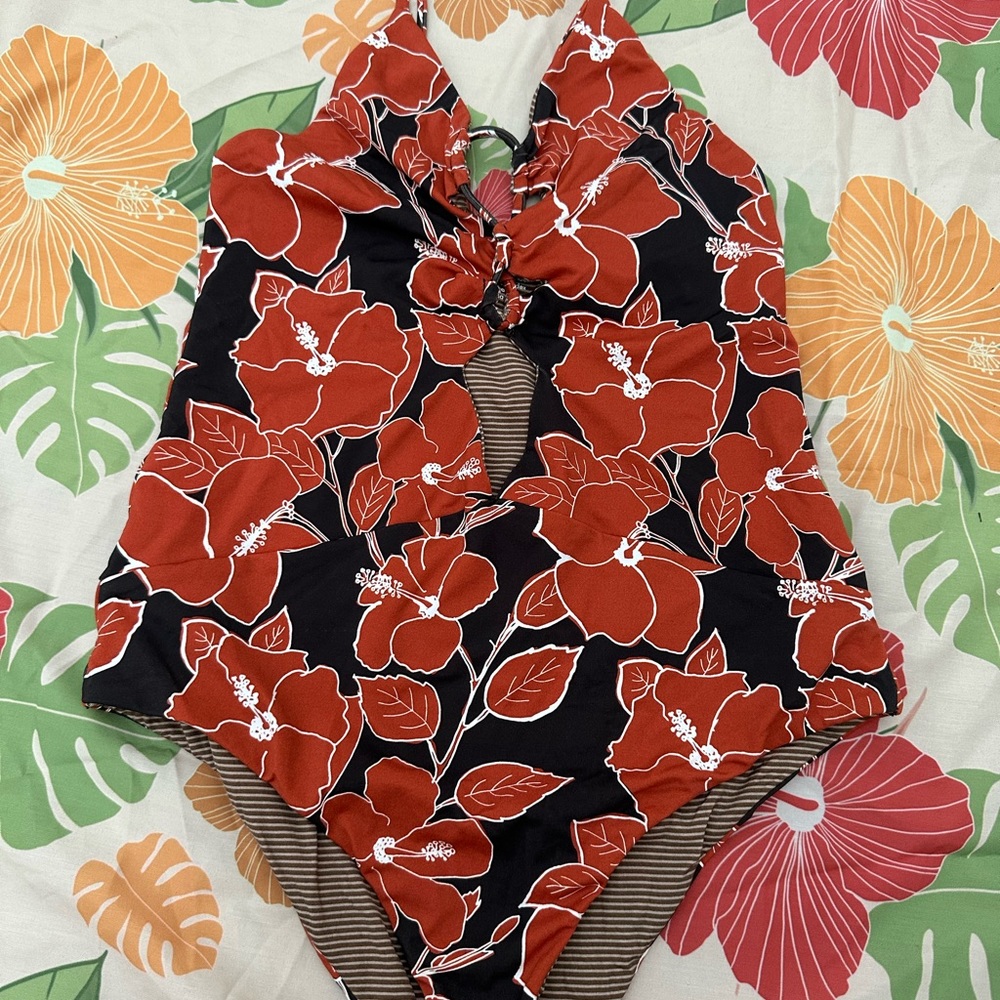 Acacia one piece
